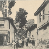 Δρόμος στην Άνω Πόλη, Πύργος Τριγωνίου (από καρτ ποστάλ εποχής)