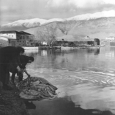 Πλύσιμο στη λίμνη (περιοχή Μάτσικα) (δεκαετία 1940)