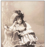 Η Σμυρνιοπούλα Ιδα Ιππ. Αργυροπούλου με αποκριάτικη ενδυμασία