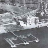 Στη θάλασσα του Φαλήρου