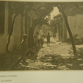 Στην ελληνική συνοικία